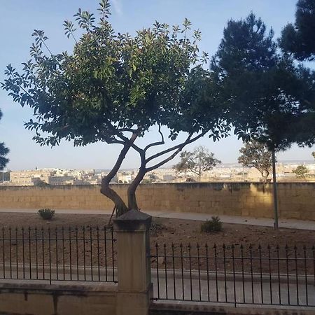 Valletta Malta Флориана Экстерьер фото